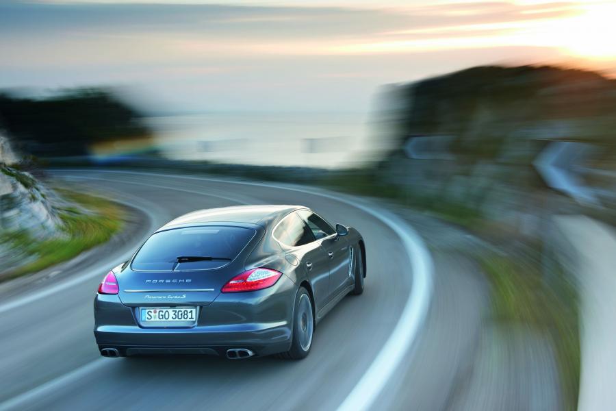  Porsche Panamera Turbo S 2011 года  (фото 26 из 51)